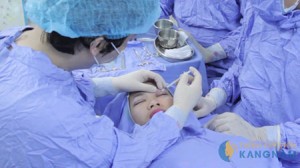 Quy trình thực hiện thẩm mỹ mắt to có phức tạp lắm không?