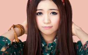 ?Học lỏm? xu hướng trang điểm vẽ mắt đuôi cá hot nhất 2015