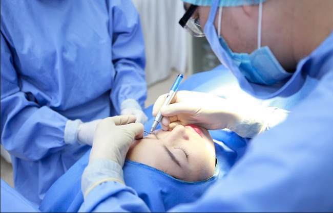 kinh nghiệm cắt bọng mỡ mắt466